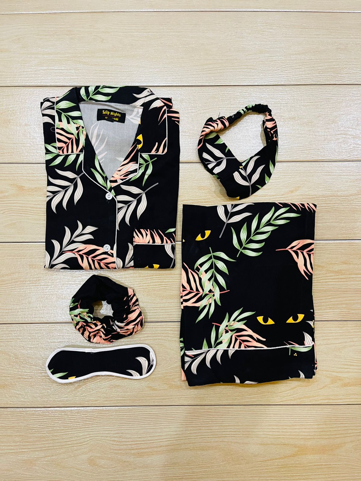 SLEEP WEARS