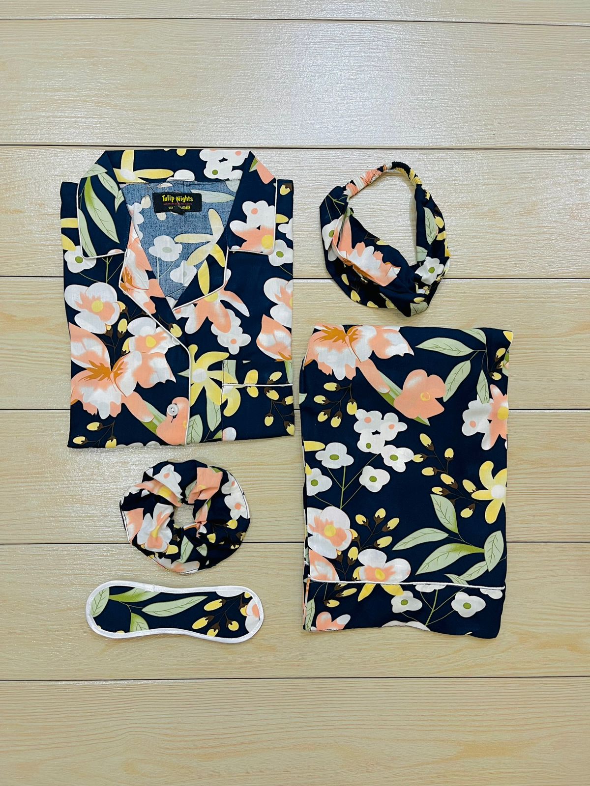 SLEEP WEARS